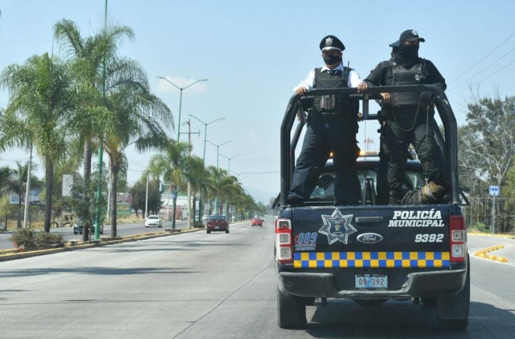 APRUEBAN REFORMA PARA PROHIBIR A POLICÍAS USO DE CELULARES EN SU TRABAJO