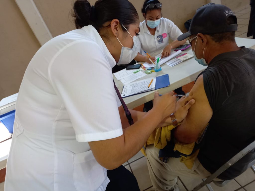 Enfermeras y enfermeros preparados para arrancar vacunación contra el Covid-19 en varios municipios
