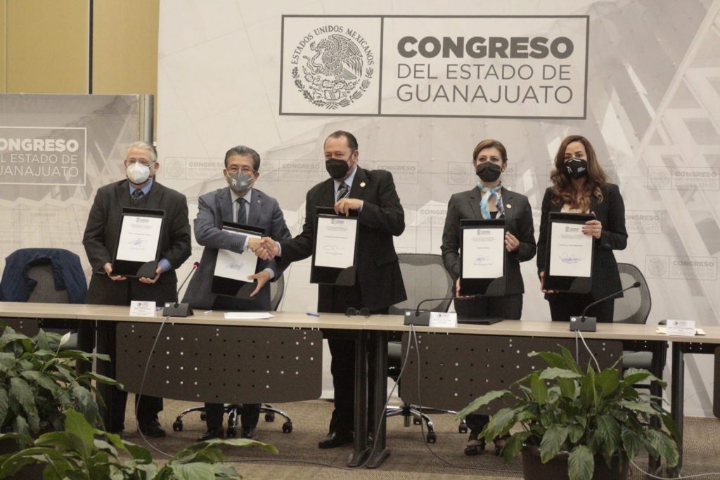 Suscribe el Congreso del Estado de Guanajuato un convenio con el Tribunal de Justicia Administrativa del Estado de Guanajuato