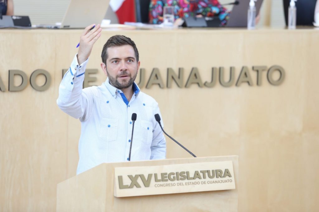 «La ciudadanía quiere resultados y nos hemos dado a la tarea de trabajar de la mano con los municipios», Dip. Víctor Zanella