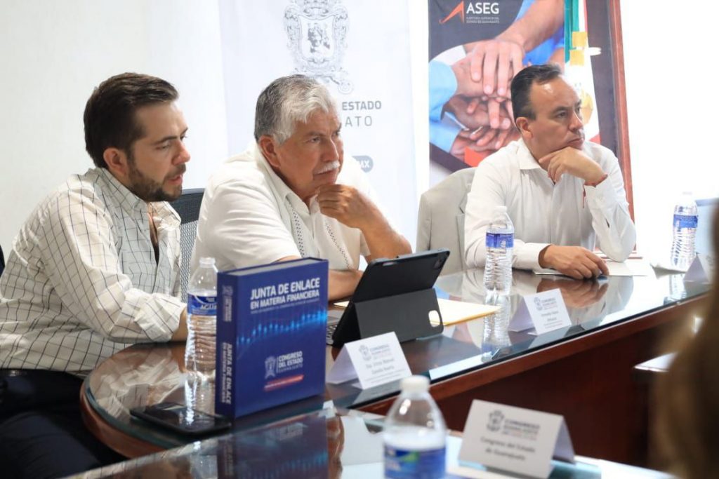 Dialogan sobre finanzas públicas con los municipios de Villagrán y Juventino Rosas