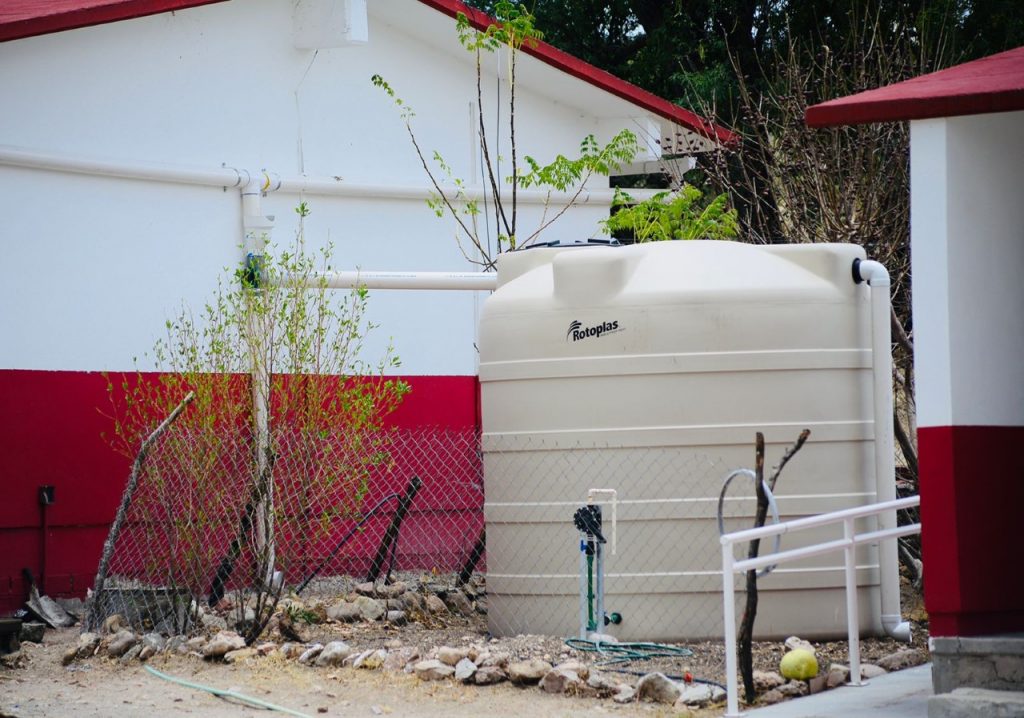 Entregan sistema de captación de agua en comunidades