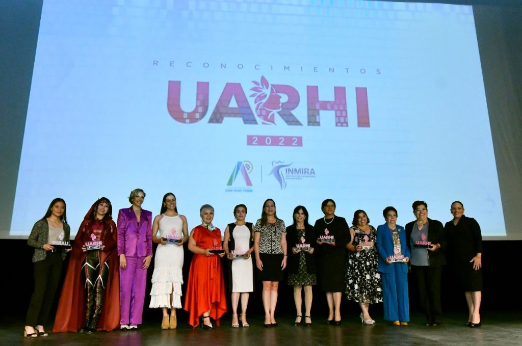 Entregan Reconocimientos UARHI a Mujeres Irapuatenses