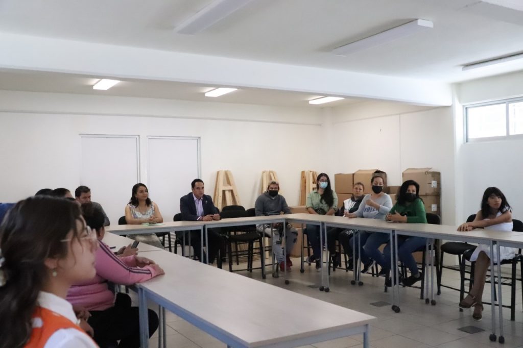 Visita Regidor Christian Enríquez instituciones educativas