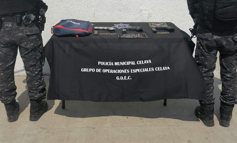 Localiza Policía de  Celaya mochila con tres armas de fuego en escuela