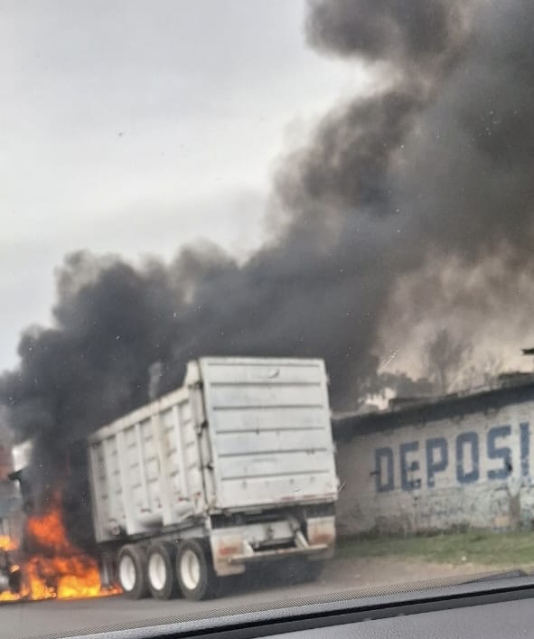 Queman siete autos y asesinan a bombero en Celaya